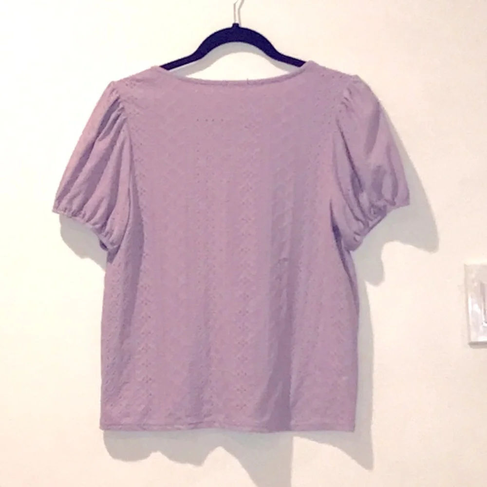 CUTE LAVENDER TOP - Picture 3 of 4